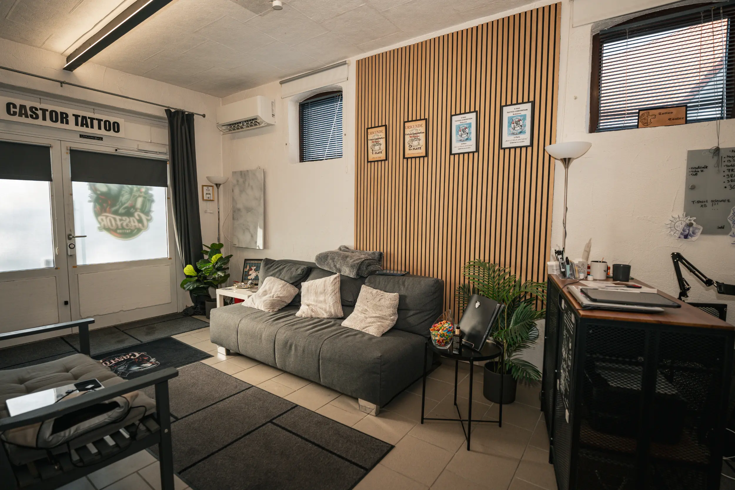 Tattoostudio Bild eines Eingans- und Empfangsbereichs
